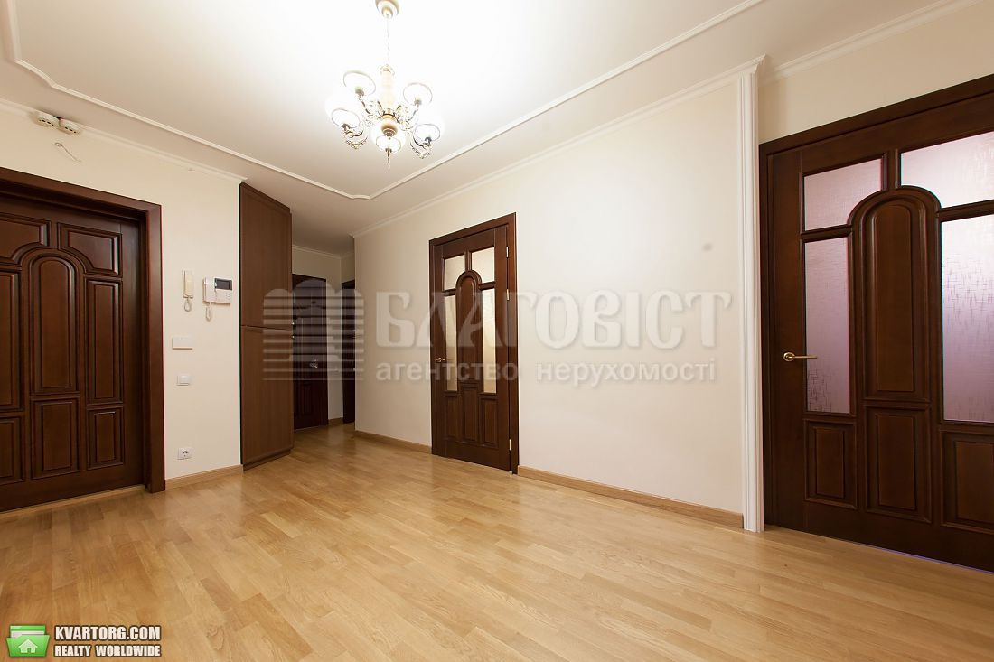 Rent out 3-room apartment. Киев,  Голосеевская — photo 5