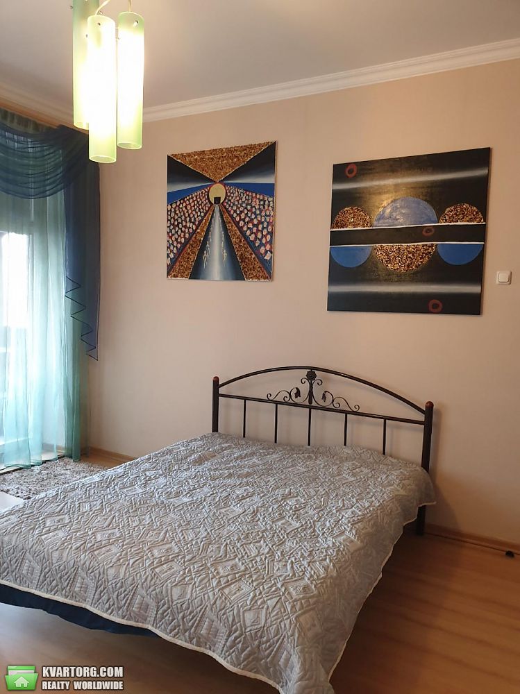 Rent out 3-room apartment. Киев,  Шевченко бул — photo 3