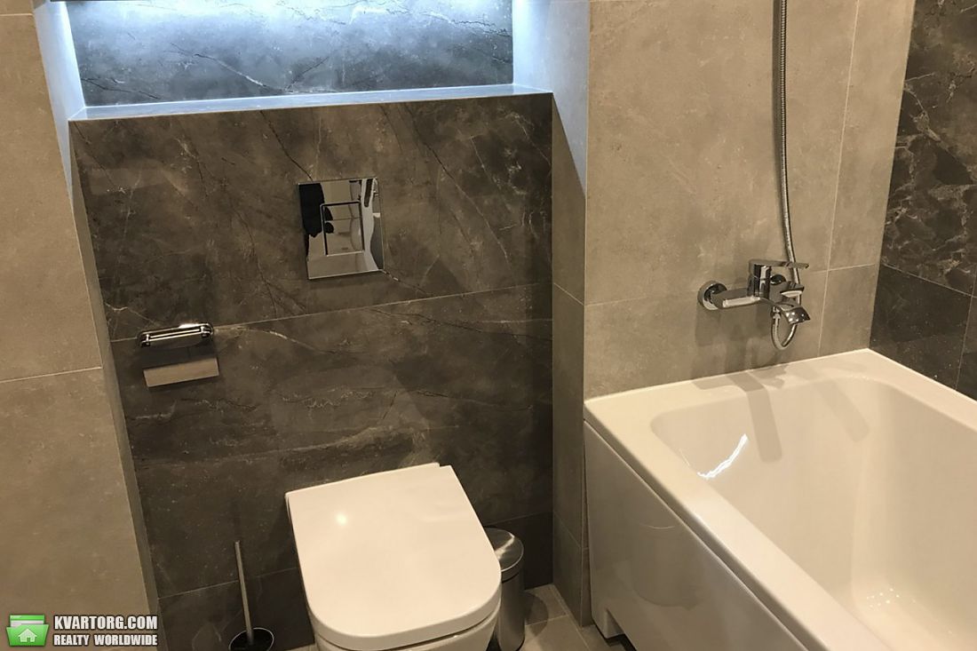 Rent out 3-room apartment. Днепропетровск, Европейская ул. — photo 1