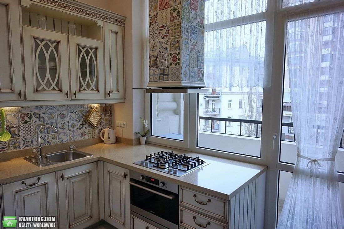 Rent out 3-room apartment. Киев,  Крещатик — photo 1