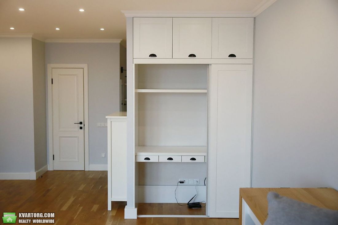 Rent out 2-room apartment. Киев, Соборности — photo 10