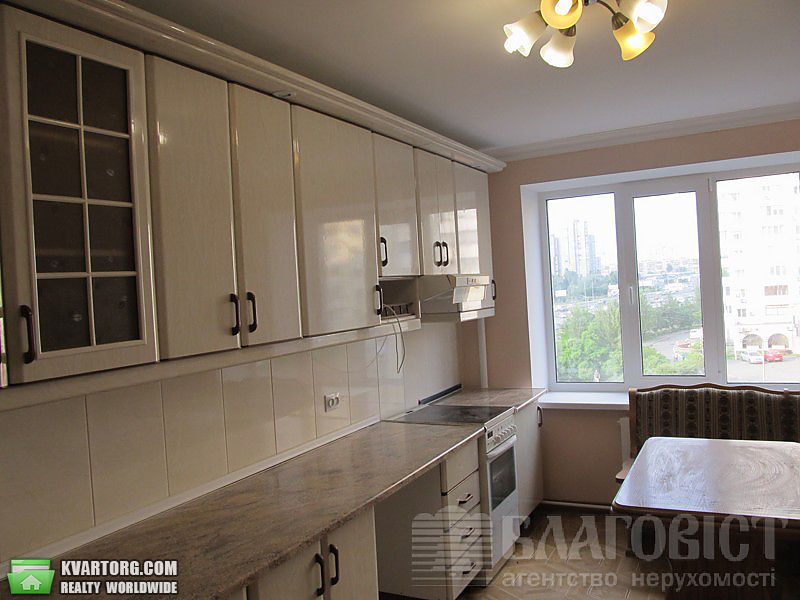 Sell 3-room apartment. Киев,  Бажана — photo 2