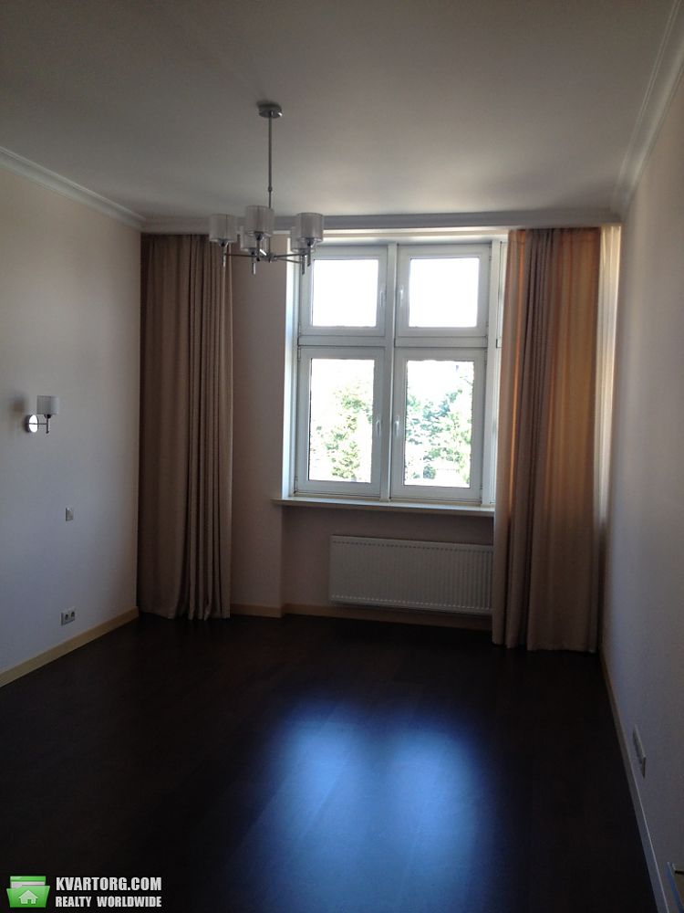 Rent out 4-room apartment. Киев,  Ветрова — photo 10