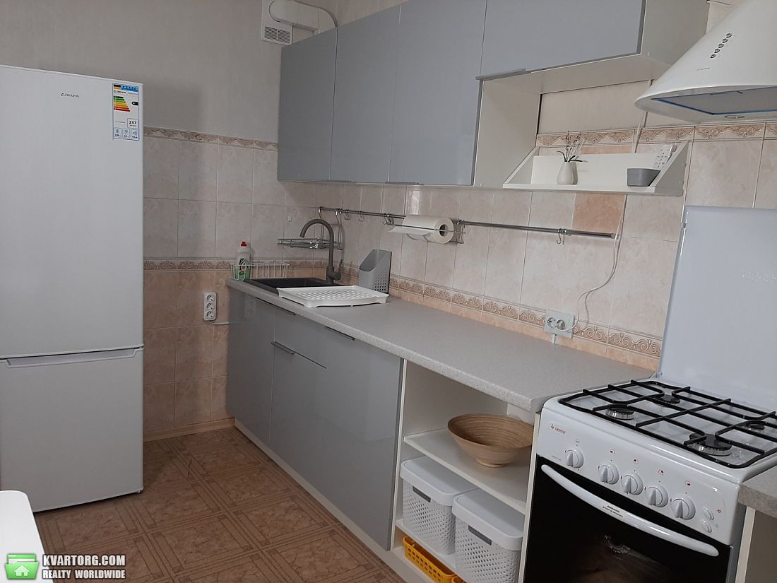 Rent out 2-room apartment. Киев, Драгоманова — photo 2