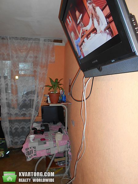 Sell 2-room apartment. Киев, Салютная — photo 2