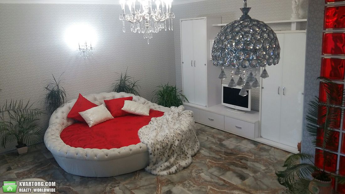 Rent out 1-room apartment. Одесса, Соборная плошадь — photo 1