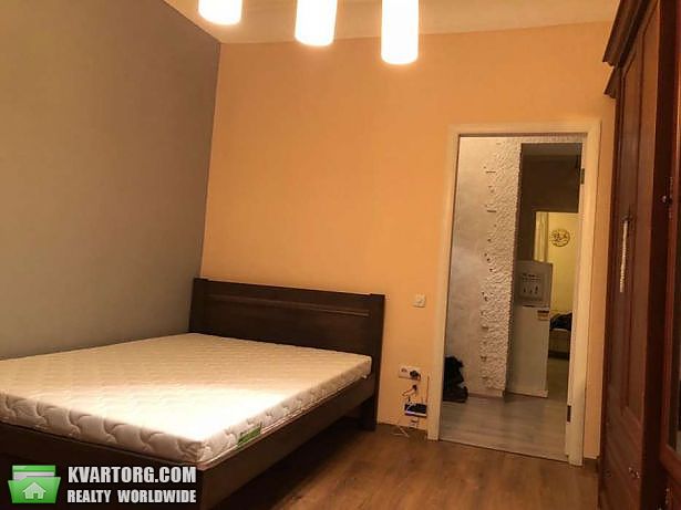 Rent out 1-room apartment. Киев,  Предславинская — photo 1