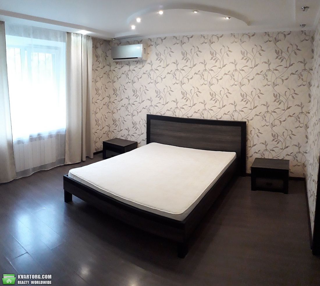 Rent out 2-room apartment. Киев,  Дегтяревская — photo 4