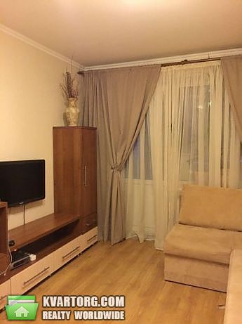 Rent out 2-room apartment. Киев,  Богатырская — photo 4