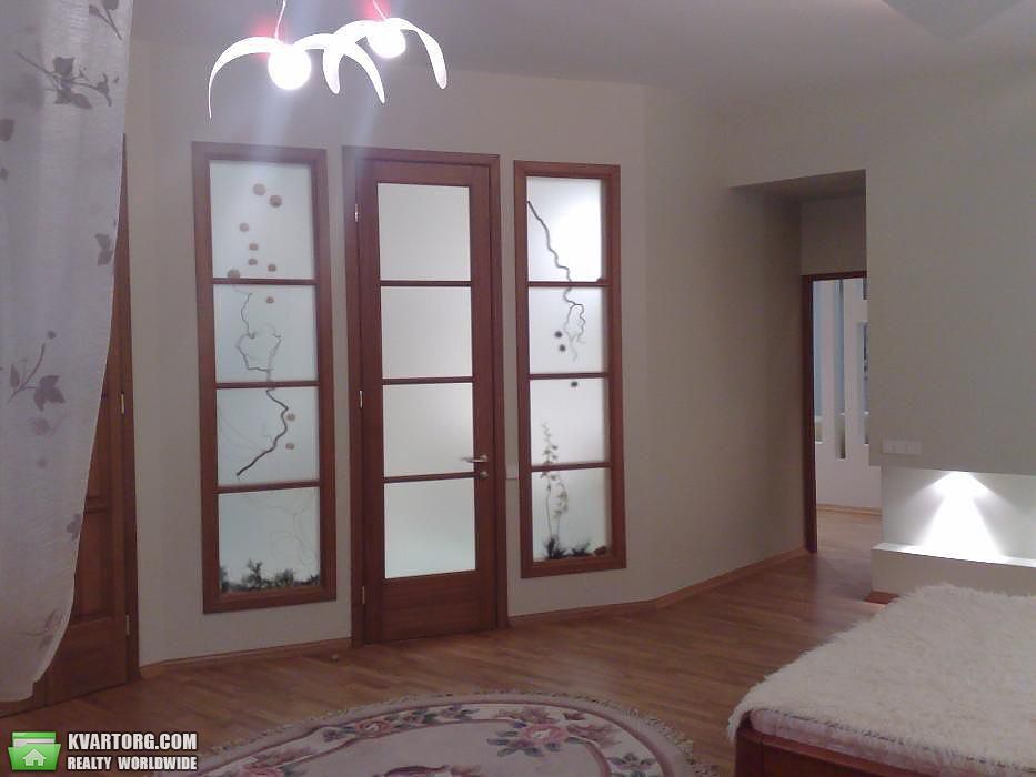 Rent out 3-room apartment. Киев,  Антоновича — photo 3