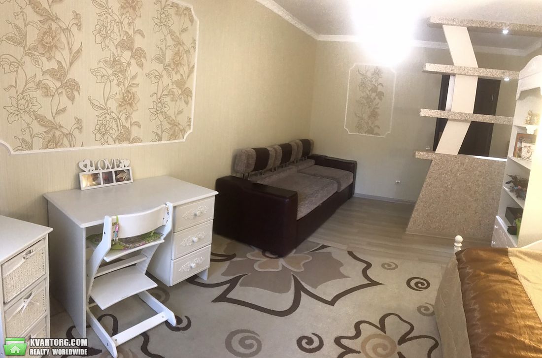 Rent out 2-room apartment. Киев, Олевская — photo 4