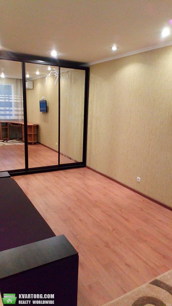 Rent out 2-room apartment. Харьков, Проспект Гагарина — photo 3