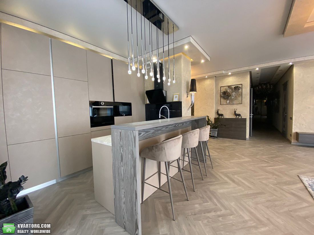 Rent out 3-room apartment. Киев, Драгомирова ул. — photo 1