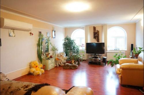 Sell house. Киев, Народная — photo 2