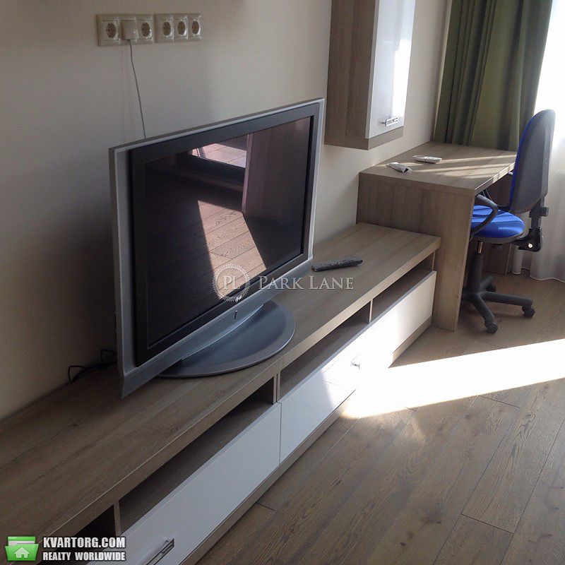 Rent out 2-room apartment. Киев,  Голосеевский пр — photo 2