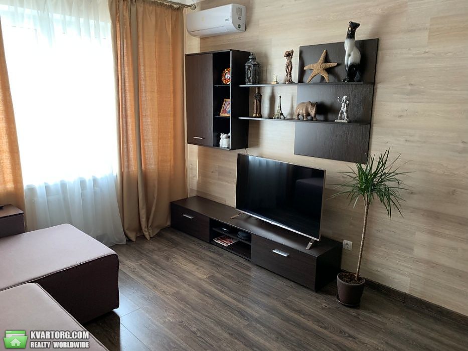 Rent out 1-room apartment. Киев, Аболмасова — photo 1