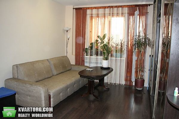 Rent out 2-room apartment. Киев,  Крейсера Авроры — photo 3