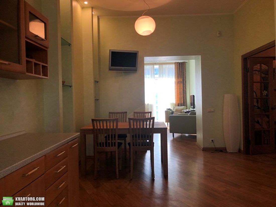 Rent out 4-room apartment. Киев,  Чапаева — photo 3