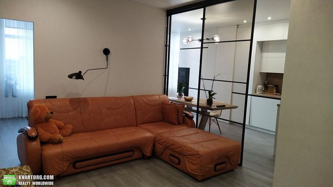 Rent out 3-room apartment. Киев,  Юношеская — photo 3