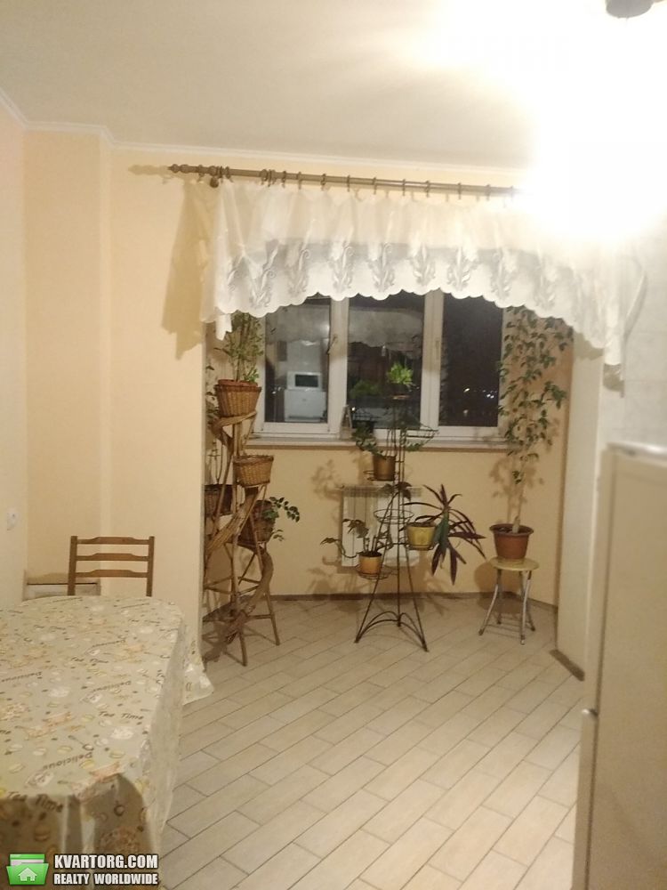 Rent out 2-room apartment. Киев,  Бажана — photo 4