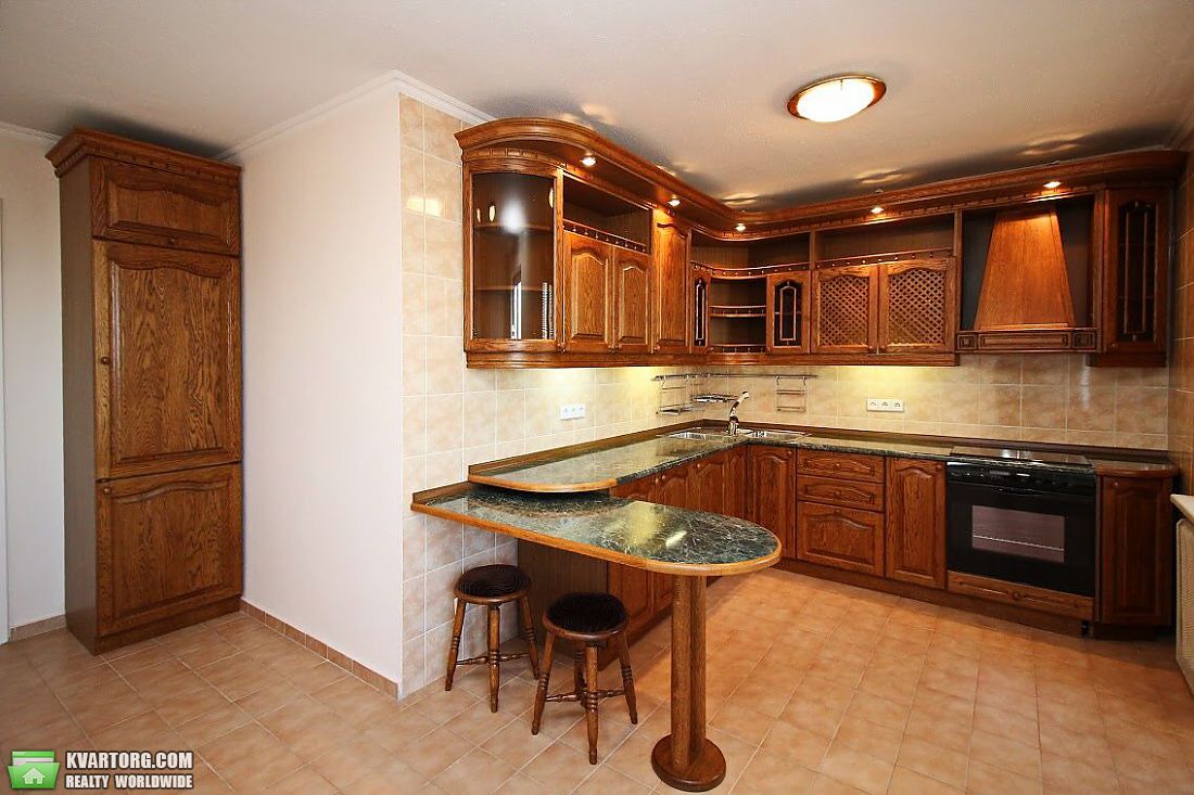 Sell 4-room apartment. Киев,  Довженко А. — photo 2