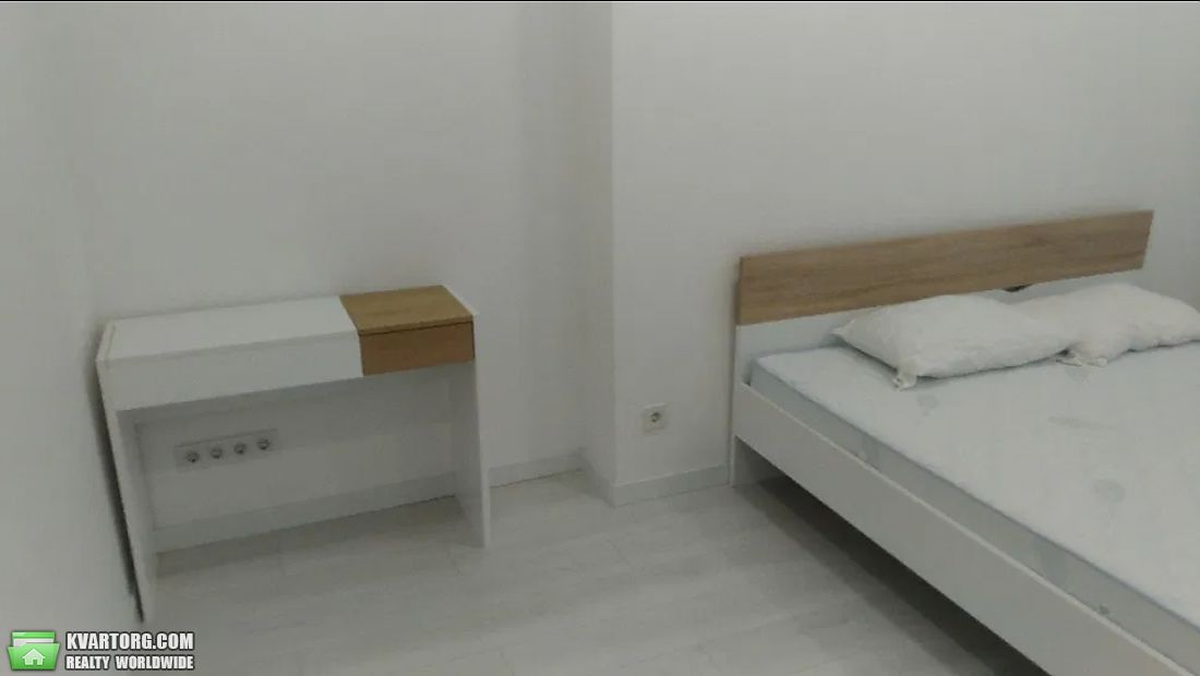 Rent out 2-room apartment. Киев,  Белорусская — photo 5
