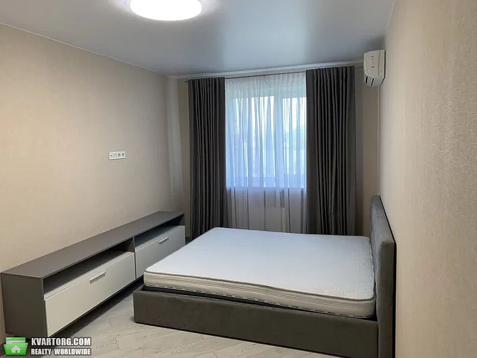 Rent out 2-room apartment. Киев,  Гарматная — photo 3