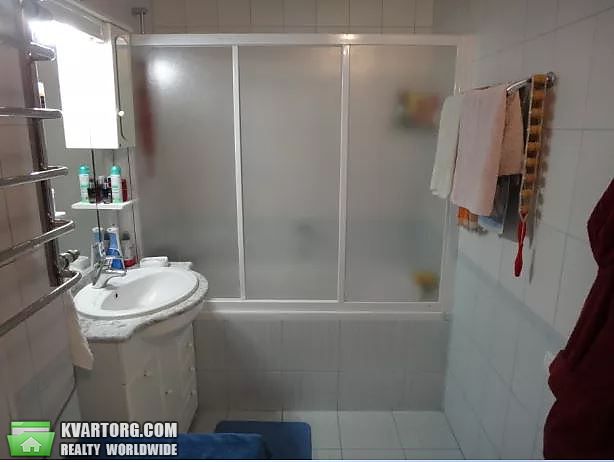 Rent out 2-room apartment. Киев,  Бажана — photo 7