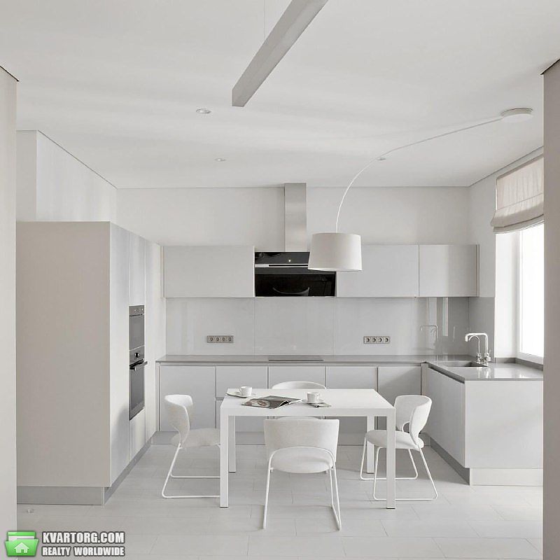 Rent out 3-room apartment. Киев, Драгомирова ул. — photo 2
