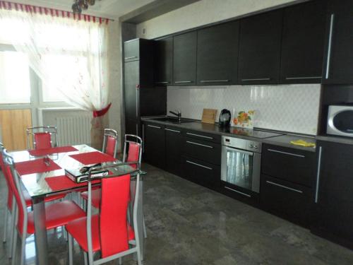 Rent out 3-room apartment. Днепропетровск, Гагарина Юрия просп. — photo 1