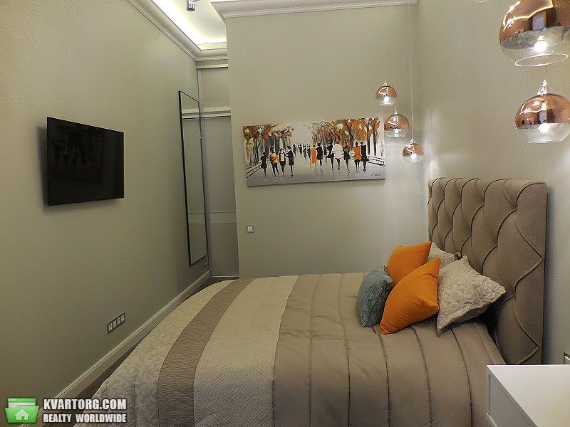 Rent out 2-room apartment. Киев,  Шота Руставели — photo 1