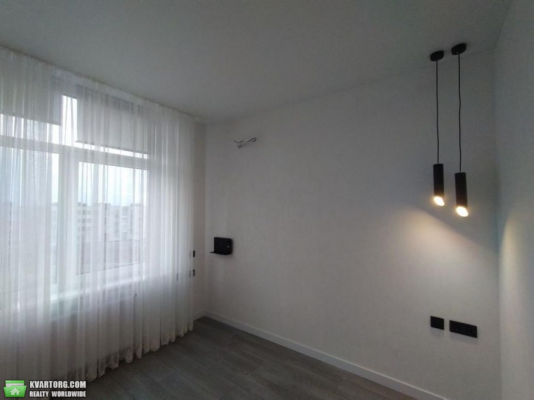 Rent out 3-room apartment. Киев,  Юношеская — photo 4