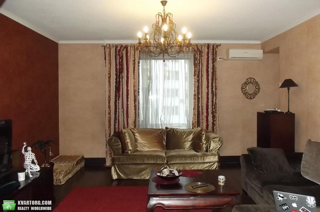 Rent out 2-room apartment. Киев,  Тургеневская — photo 1
