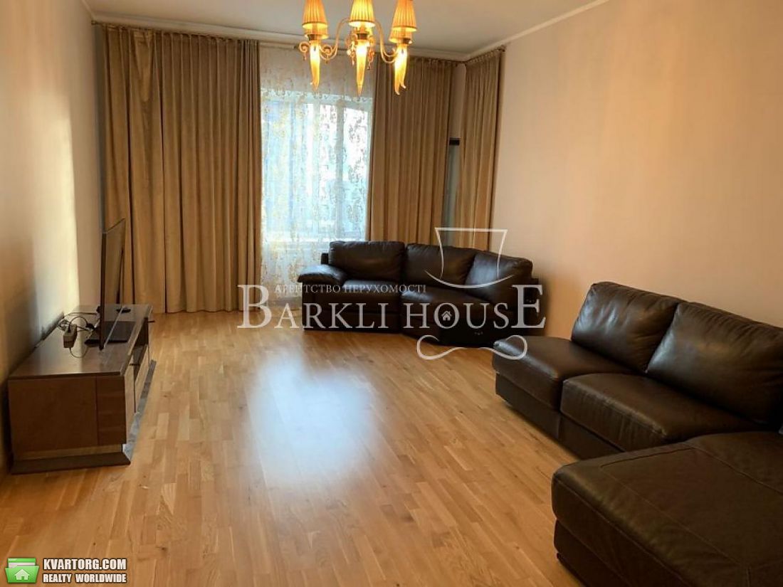 Rent out 2-room apartment. Киев,  Дмитриевская — photo 1