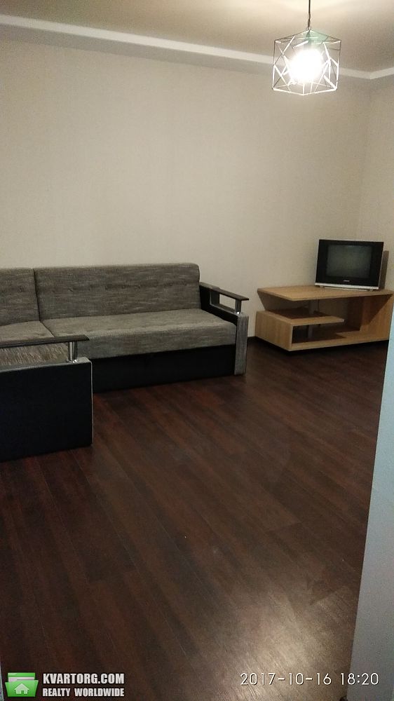 Rent out 1-room apartment. Киев,  Яблоневая — photo 1