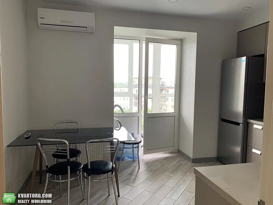 Rent out 2-room apartment. Киев,  Гарматная — photo 2