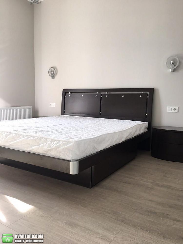 Rent out 2-room apartment. Киев,  Барбюса — photo 4