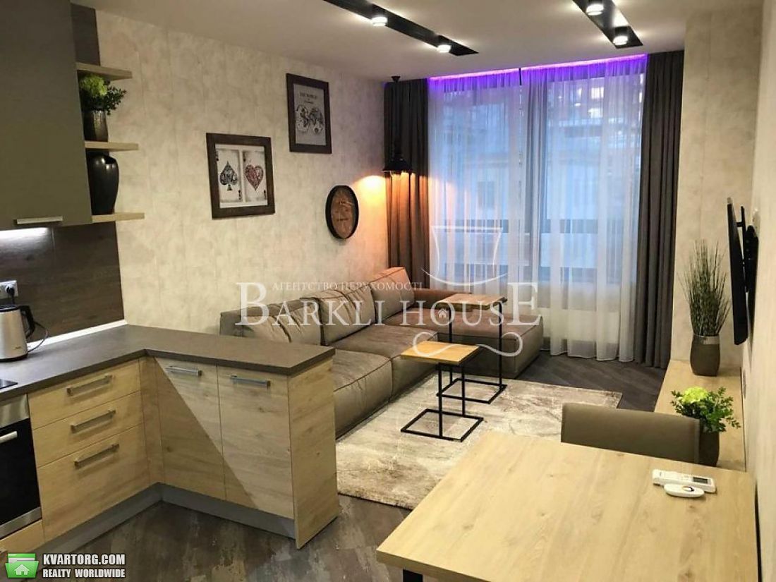 Rent out 2-room apartment. Киев, Деловая — photo 1