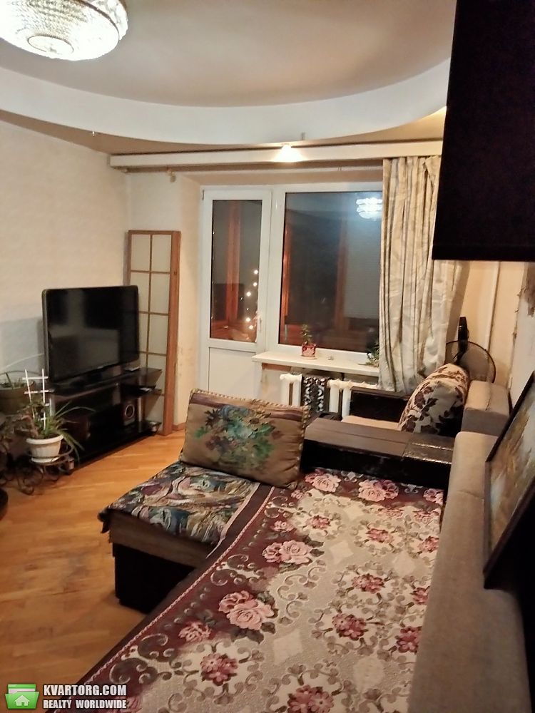 Rent out 1-room apartment. Киев, Васильковская — photo 1