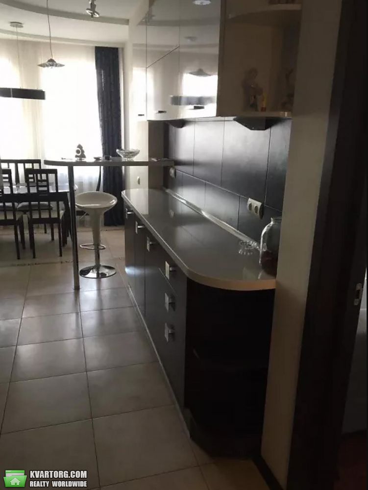Rent out 3-room apartment. Киев,  Мишуги — photo 2