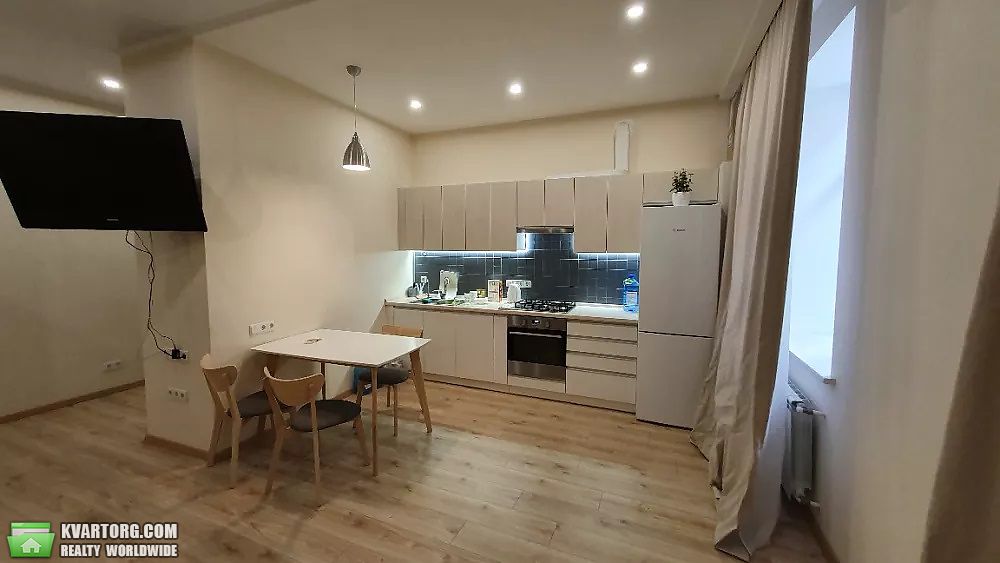 Sell 2-room apartment. Киев,  Верхний Вал — photo 1