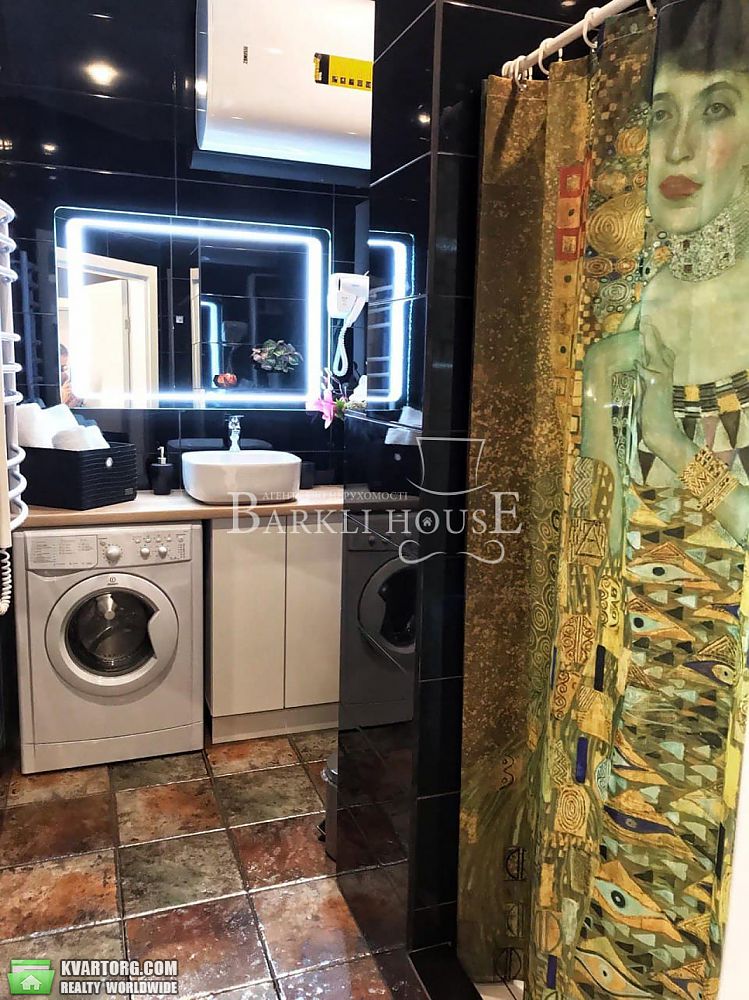 Rent out 2-room apartment. Киев,  Михайловский пер — photo 9