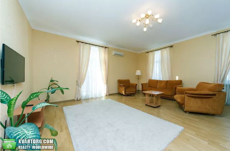 Rent out 3-room apartment. Киев,  Орлика — photo 1
