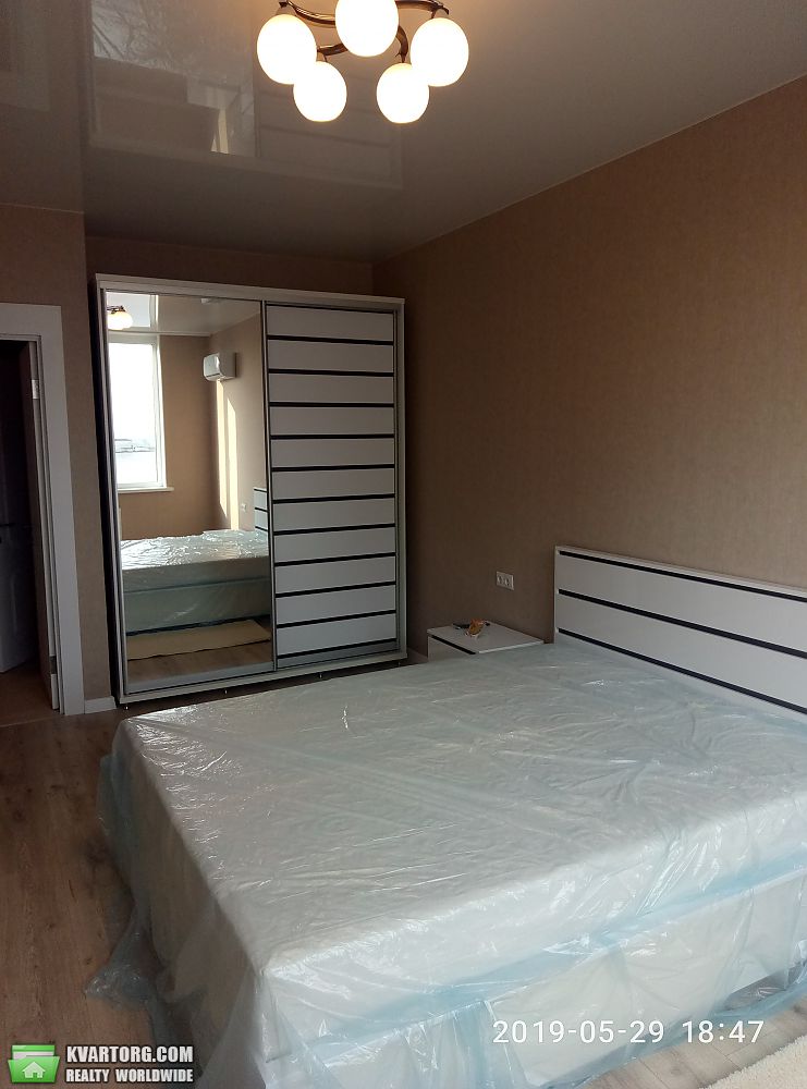 Rent out 1-room apartment. Киев,  Харьковское шоссе — photo 3