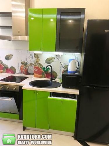 Rent out 2-room apartment. Киев,  Жилянская — photo 1