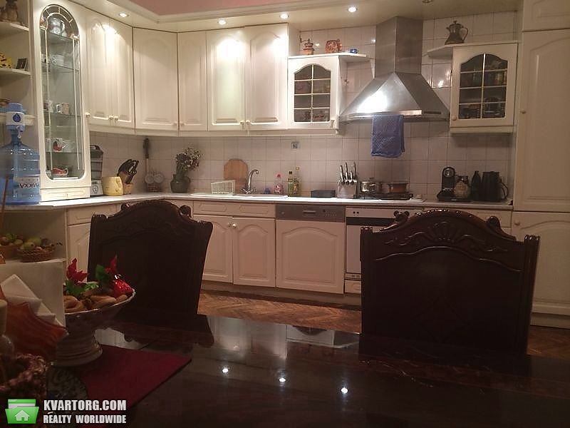 Sell multi-room apartment. Киев,  Богомольца — photo 1