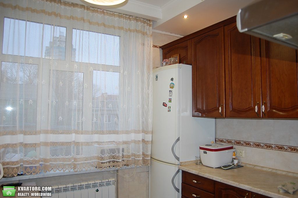 Rent out 2-room apartment. Киев,  Мельникова — photo 6