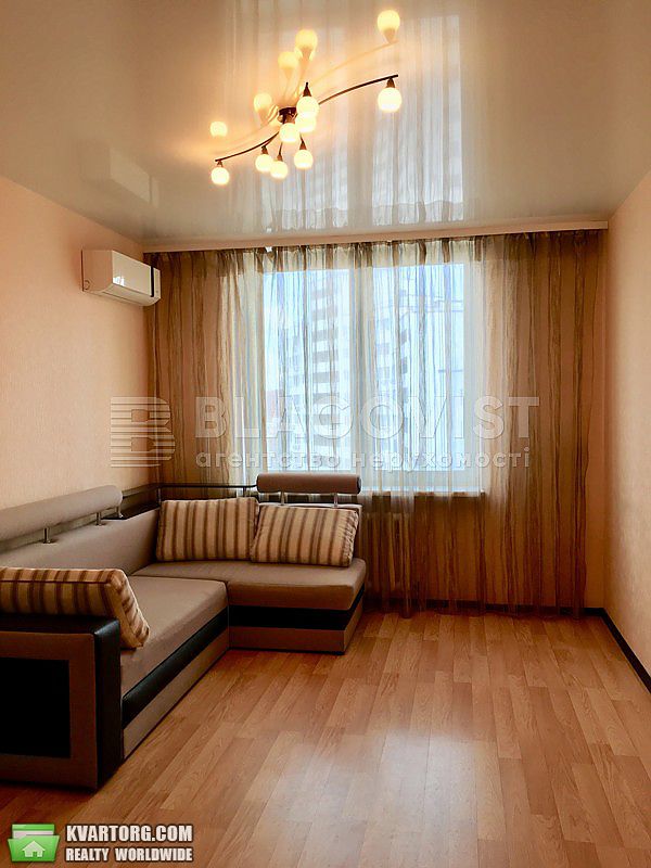 Rent out 1-room apartment. Киев,  Пчелки — photo 1