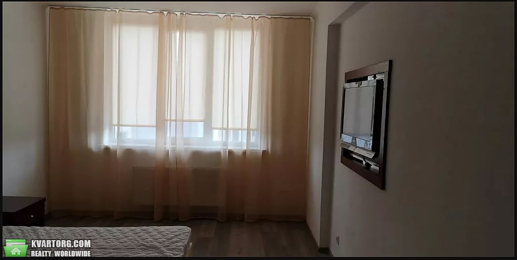 Rent out 1-room apartment. Киев,  Михайла Максимовича — photo 1