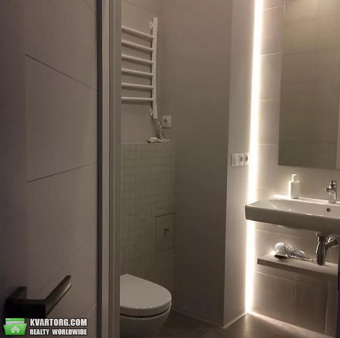 Rent out 2-room apartment. Киев,  Владимирская — photo 6